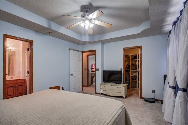 12204 WHITE OAK Street, Peculiar, MO 64078