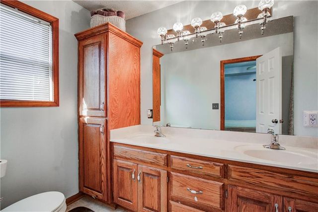 12204 WHITE OAK Street, Peculiar, MO 64078