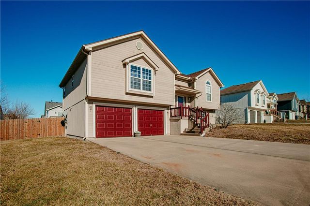 12204 WHITE OAK Street, Peculiar, MO 64078