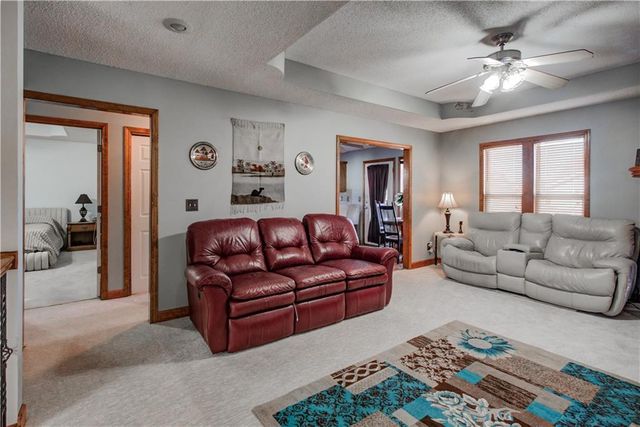 12204 WHITE OAK Street, Peculiar, MO 64078