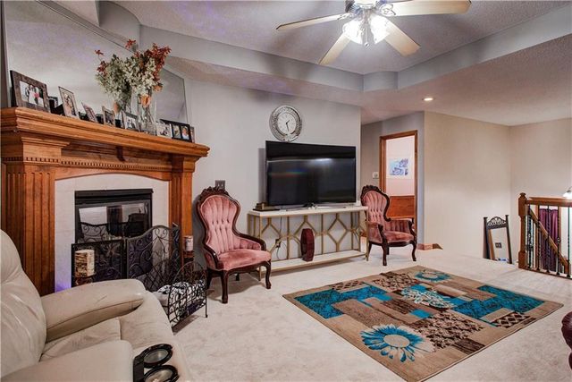 12204 WHITE OAK Street, Peculiar, MO 64078