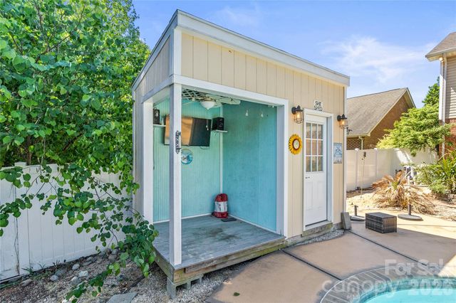 1758 Newland Road, Denver, NC 28037