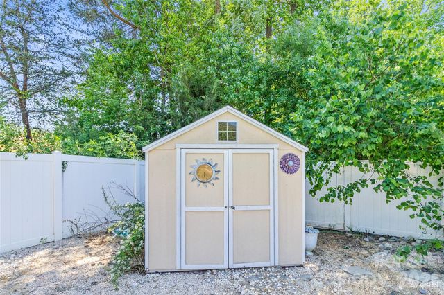 1758 Newland Road, Denver, NC 28037