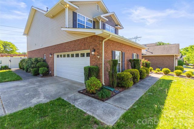 1758 Newland Road, Denver, NC 28037