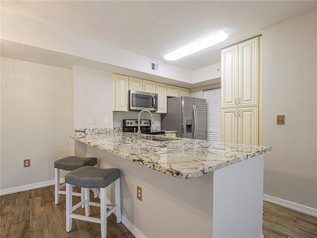 1590 S 42nd Circle 105, Vero Beach, FL 32967