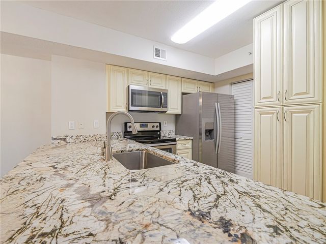 1590 S 42nd Circle 105, Vero Beach, FL 32967