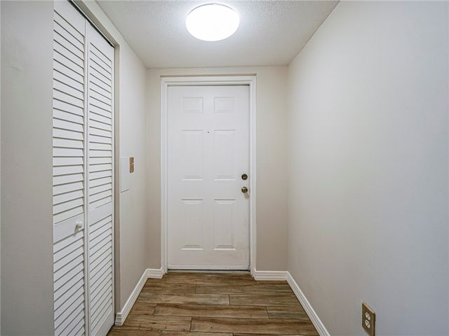 1590 S 42nd Circle 105, Vero Beach, FL 32967