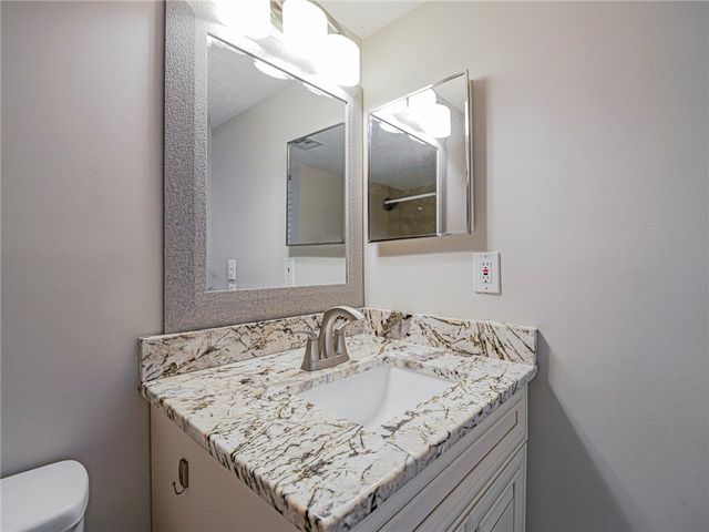 1590 S 42nd Circle 105, Vero Beach, FL 32967