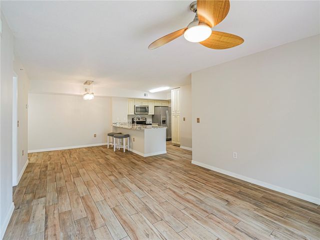 1590 S 42nd Circle 105, Vero Beach, FL 32967