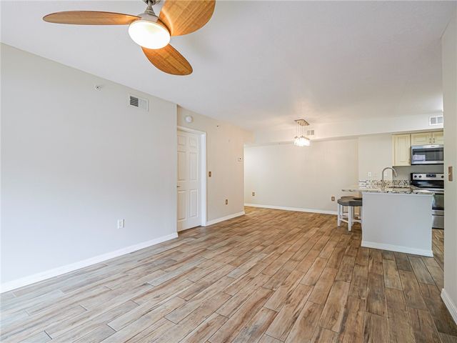 1590 S 42nd Circle 105, Vero Beach, FL 32967