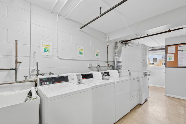 9575 Terrace Place 206F, Des Plaines, IL 60016