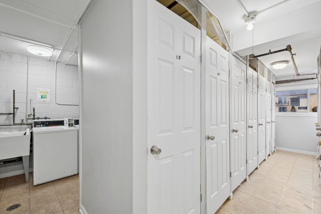 9575 Terrace Place 206F, Des Plaines, IL 60016