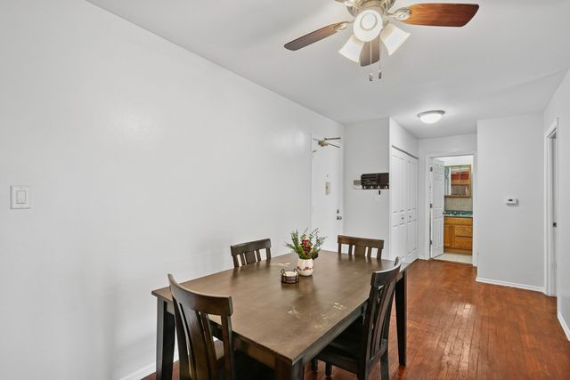 9575 Terrace Place 206F, Des Plaines, IL 60016