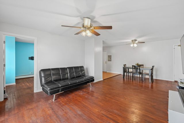 9575 Terrace Place 206F, Des Plaines, IL 60016