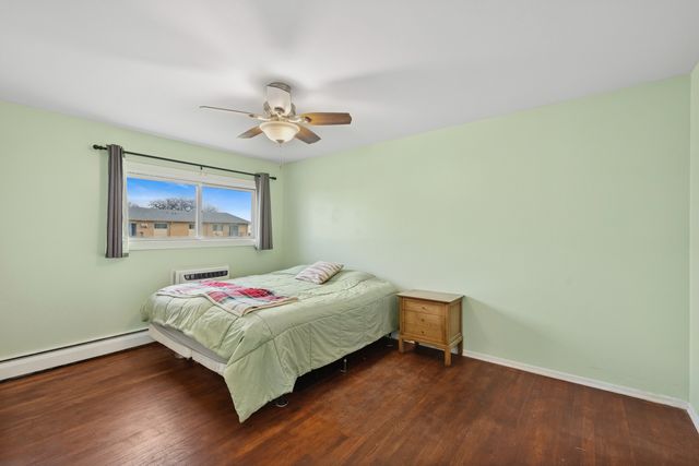 9575 Terrace Place 206F, Des Plaines, IL 60016