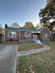 1122 Inglewood Dr, Nashville, TN 37216