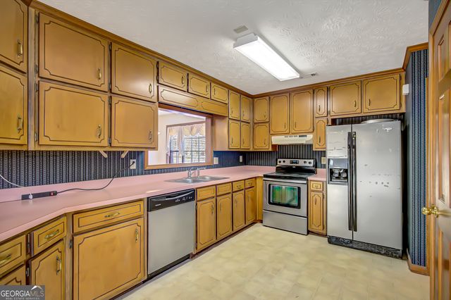 180 Monmouth Drive, Fayetteville, GA 30214