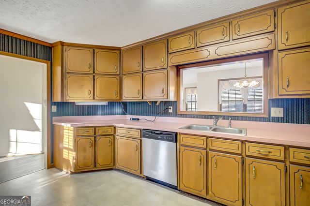 180 Monmouth Drive, Fayetteville, GA 30214