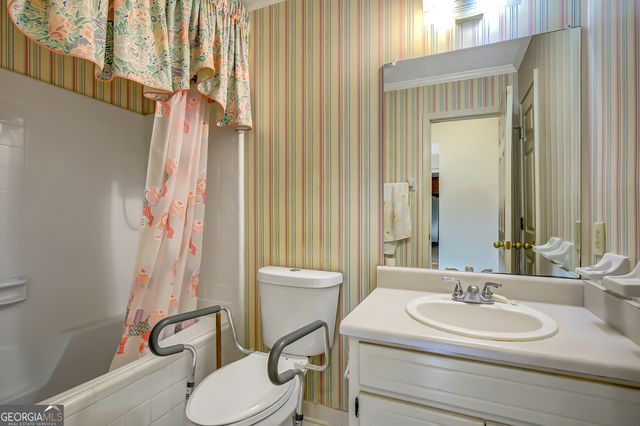 180 Monmouth Drive, Fayetteville, GA 30214