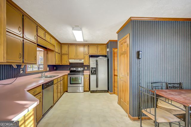 180 Monmouth Drive, Fayetteville, GA 30214