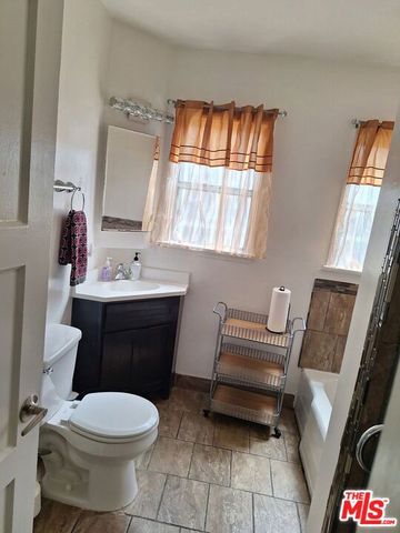 1944 W 108th Street, Los Angeles, CA 90047