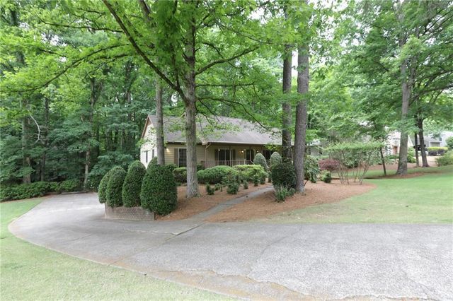 2737 Hearthstone Circle, Marietta, GA 30062