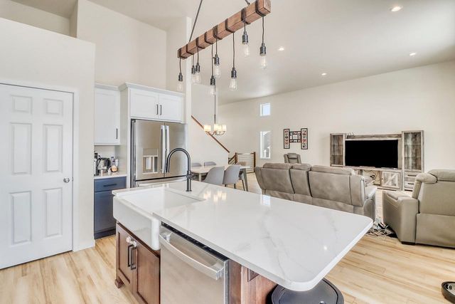 1154 60th Avenue W, West Fargo, ND 58078