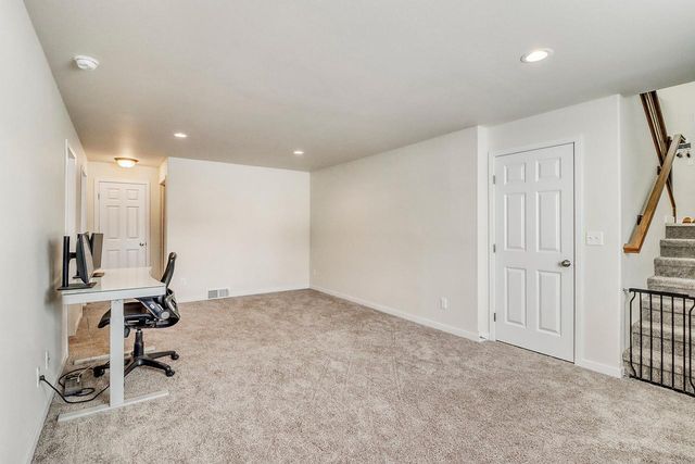 1154 60th Avenue W, West Fargo, ND 58078