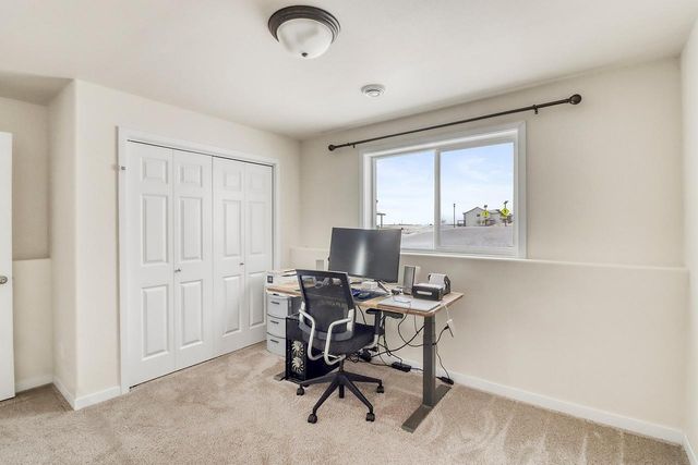 1154 60th Avenue W, West Fargo, ND 58078