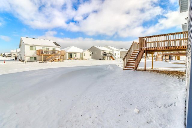 1154 60th Avenue W, West Fargo, ND 58078