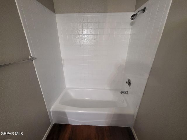 5209 Carousel Drive 6, El Paso, TX 79912