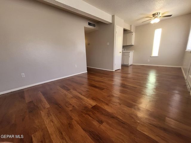 5209 Carousel Drive 6, El Paso, TX 79912