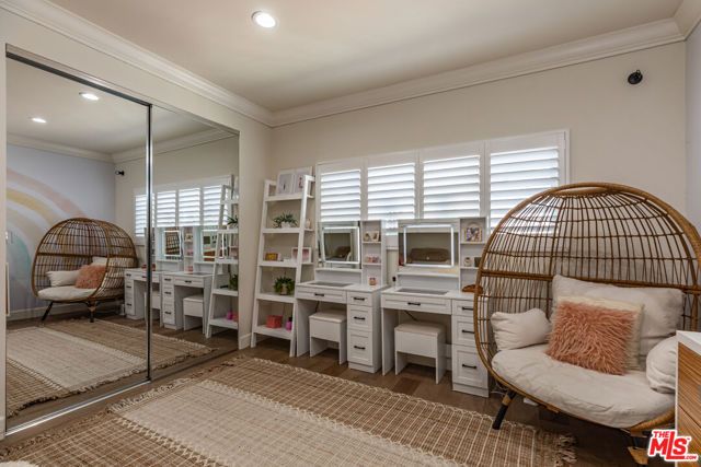 3240 Shelby Drive, Los Angeles, CA 90034