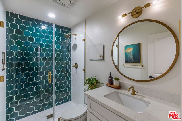 3240 Shelby Drive, Los Angeles, CA 90034