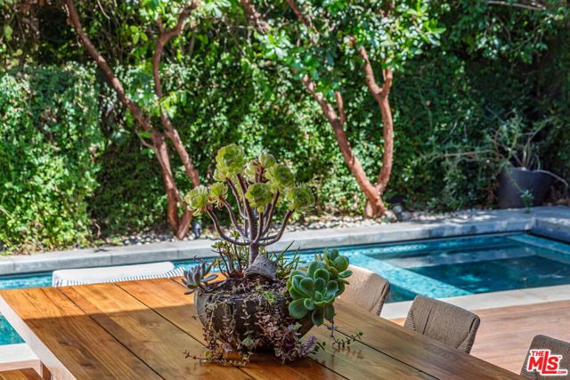 3240 Shelby Drive, Los Angeles, CA 90034