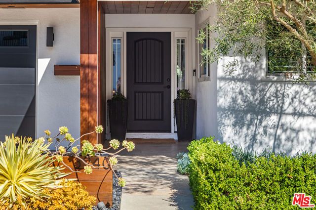 3240 Shelby Drive, Los Angeles, CA 90034