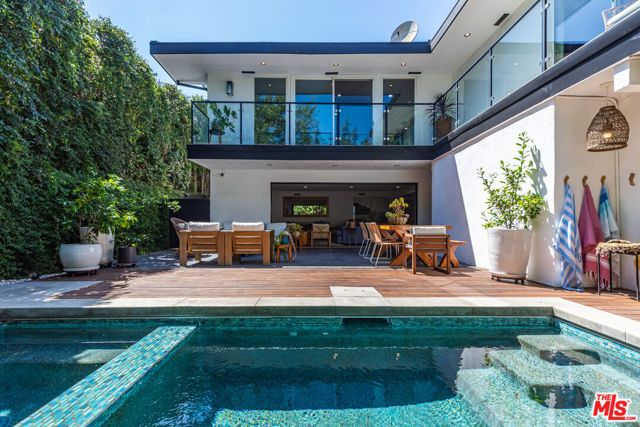 3240 Shelby Drive, Los Angeles, CA 90034