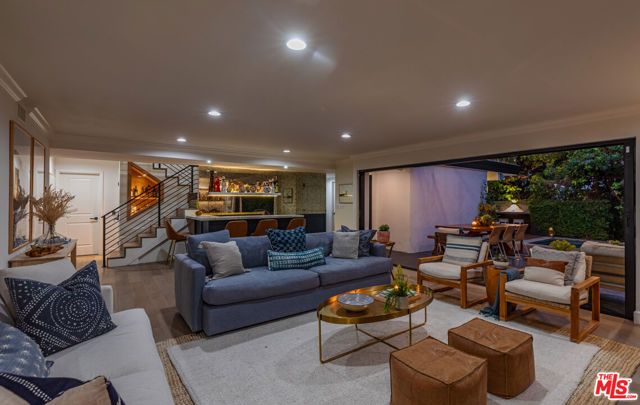 3240 Shelby Drive, Los Angeles, CA 90034