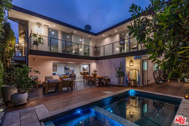3240 Shelby Drive, Los Angeles, CA 90034