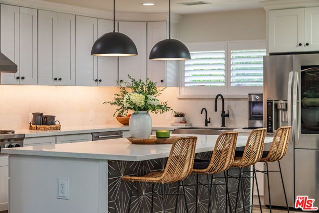 3240 Shelby Drive, Los Angeles, CA 90034