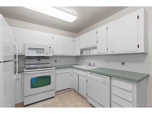 750 S Clinton St 2B, Denver, CO 80247