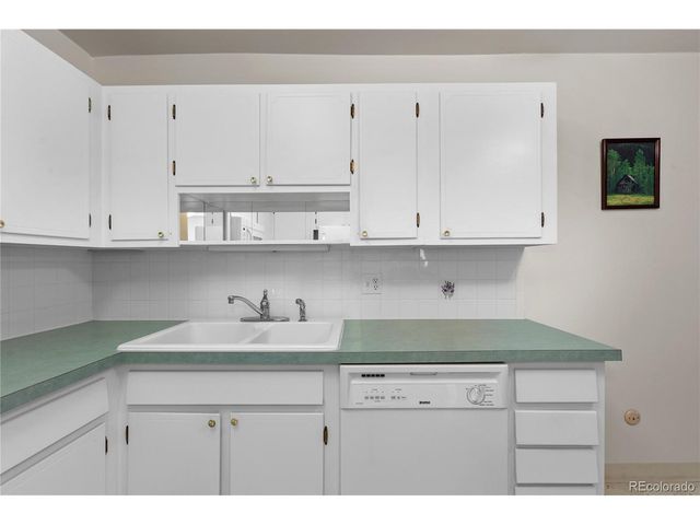 750 S Clinton St 2B, Denver, CO 80247