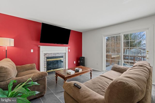 205 VILLAGE SPRING LN, Reinholds, PA 17569