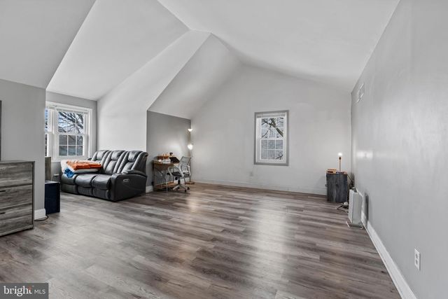 205 VILLAGE SPRING LN, Reinholds, PA 17569