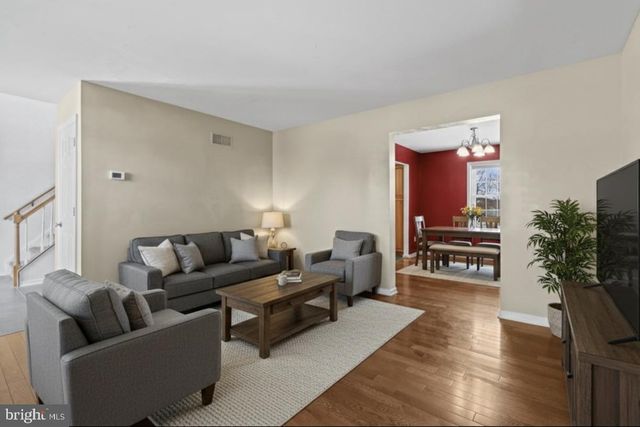 205 VILLAGE SPRING LN, Reinholds, PA 17569