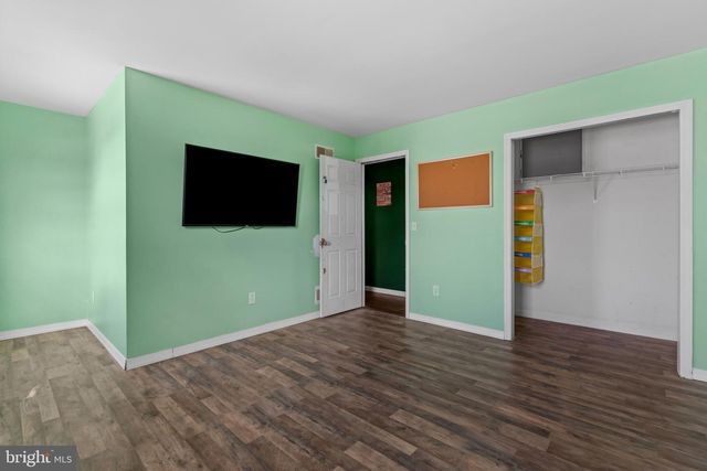 205 VILLAGE SPRING LN, Reinholds, PA 17569