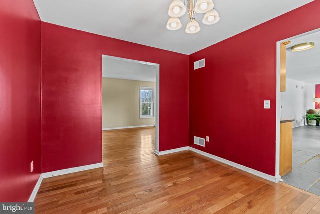 205 VILLAGE SPRING LN, Reinholds, PA 17569