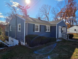 8 Circle Drive, East Haven, CT 06513