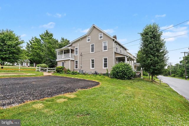 37 HIGH STREET, Stewartstown, PA 17363