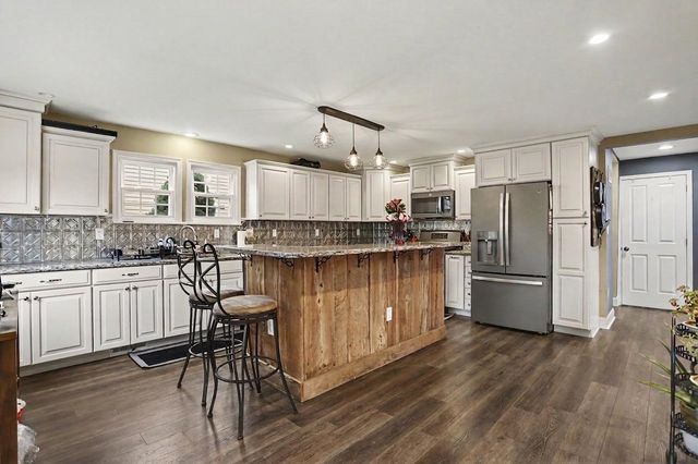37 HIGH STREET, Stewartstown, PA 17363